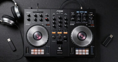 9 Best Top Rated DJ Controllers Over $500 in 2026